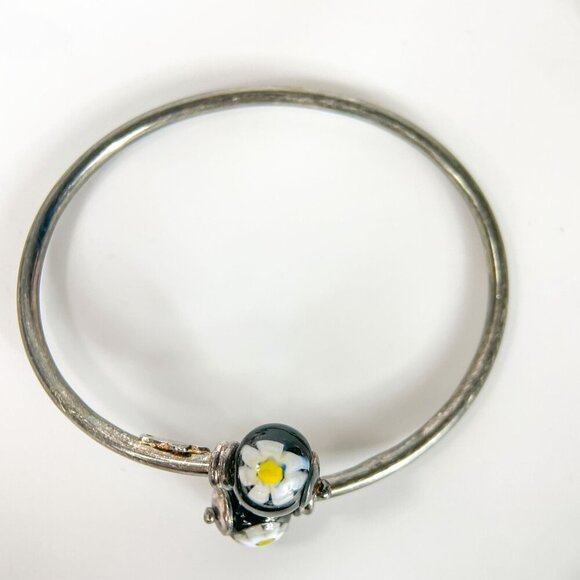Vintage Sterling Silver Bangle Bracelet Black Art Glass Flower Daisy Beads - Picture 3 of 5